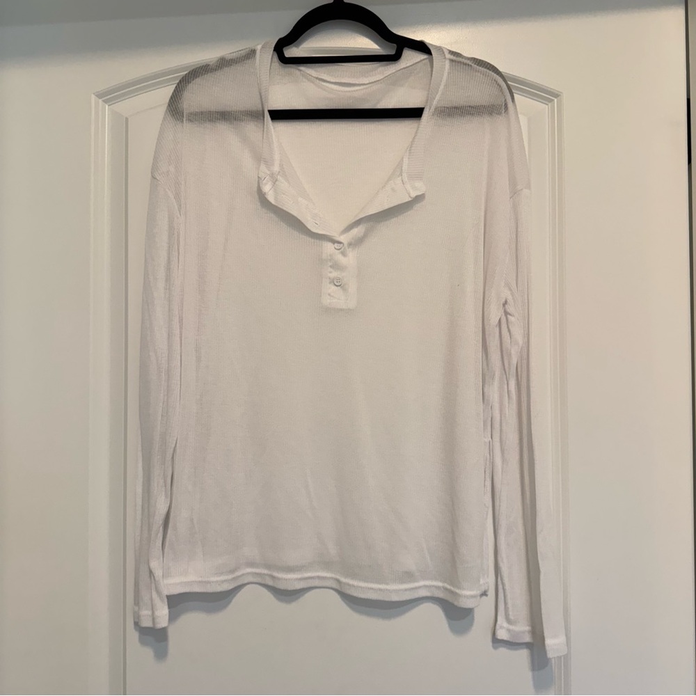 White and Tan Women's Tops Set of 3 (mediums) - Picture 4 of 6